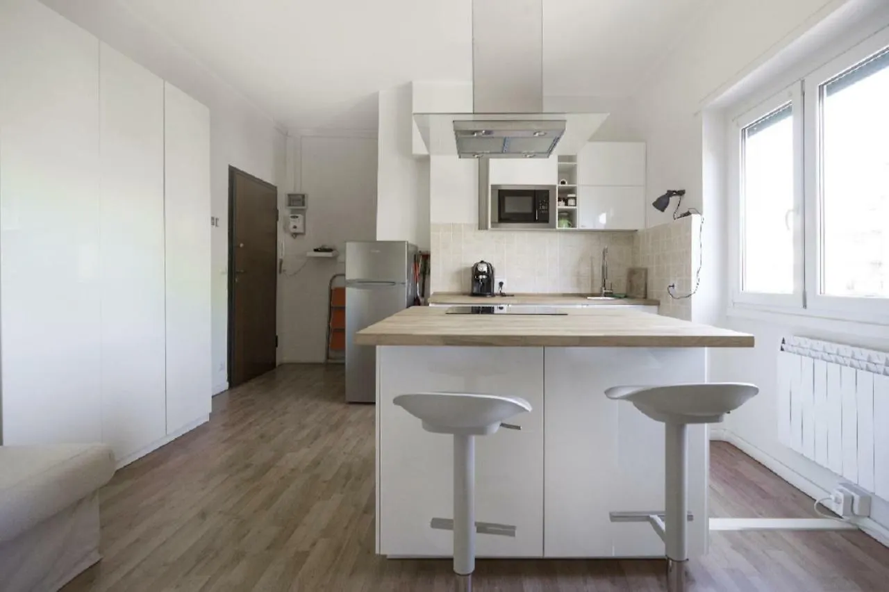 Apartment Tagiura Home Milan